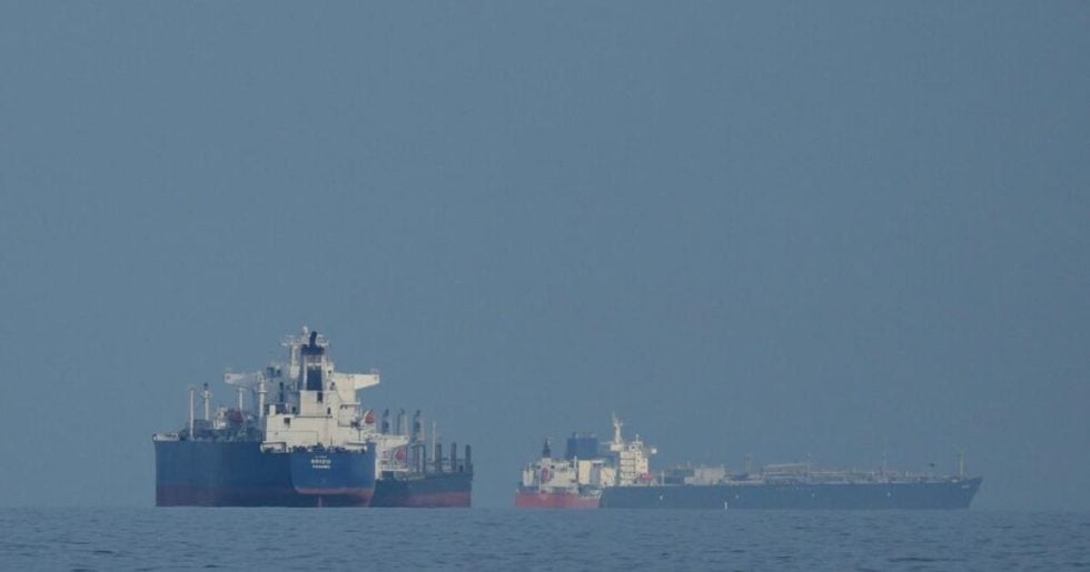 Δραματικές ώρες στα Στενά του Ορμούζ